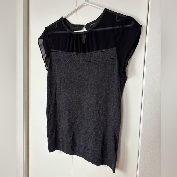 🎉4/30$🎉  RW&CO Gray Knit Top w/ Sheer Sleeves - Size M - Picture 3 of 5